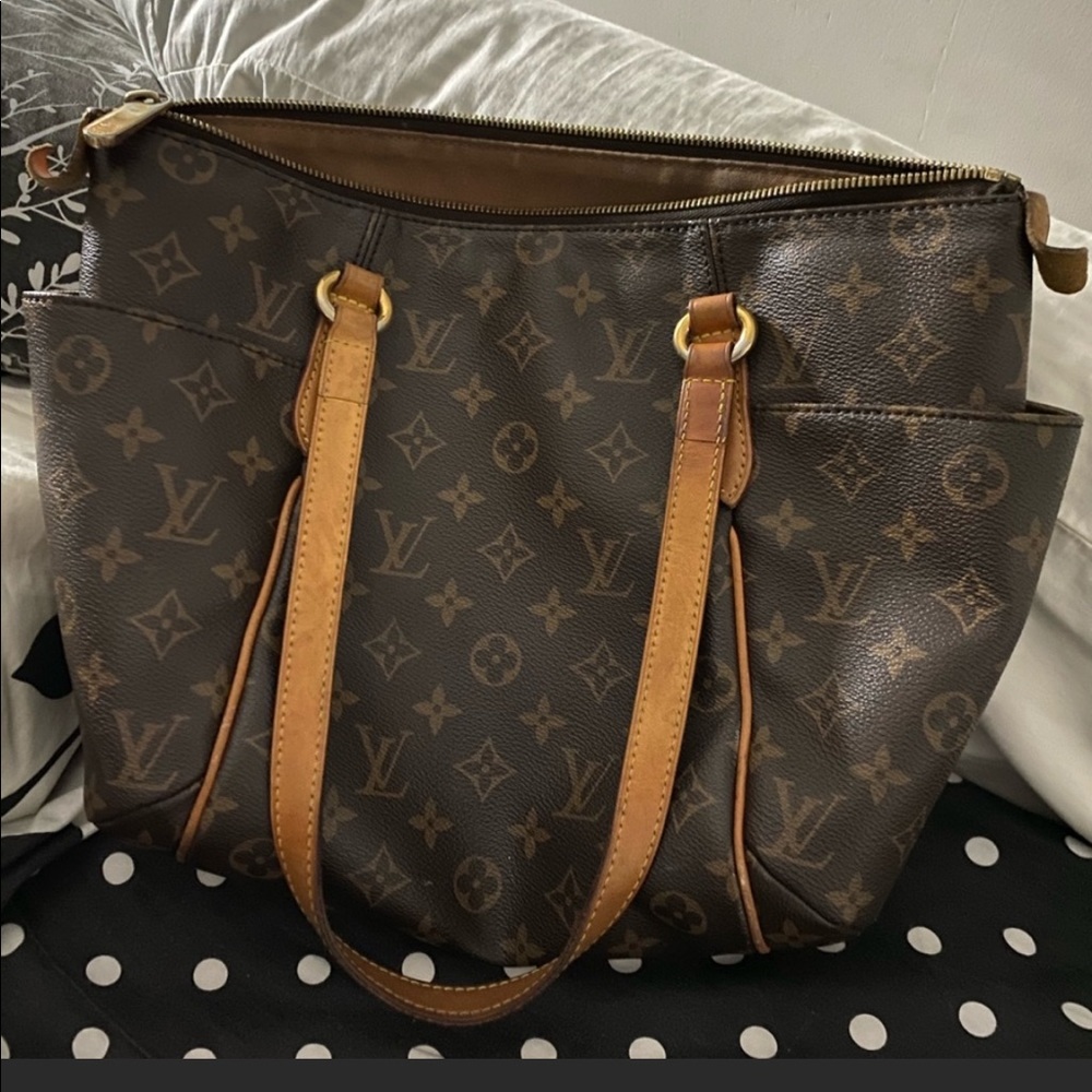 Louis Vuitton totally PM bag
